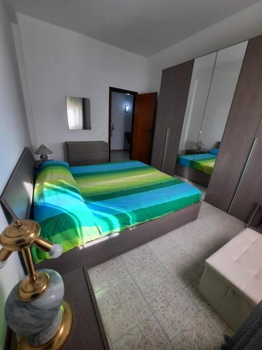 Appartamento In Villa Con Pineta Лепорано Екстериор снимка