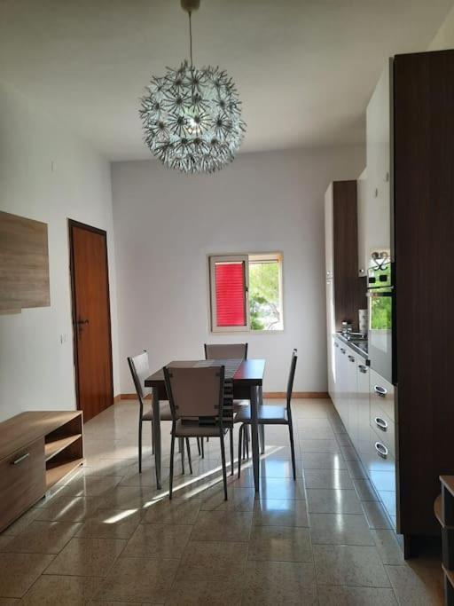 Appartamento In Villa Con Pineta Лепорано Екстериор снимка